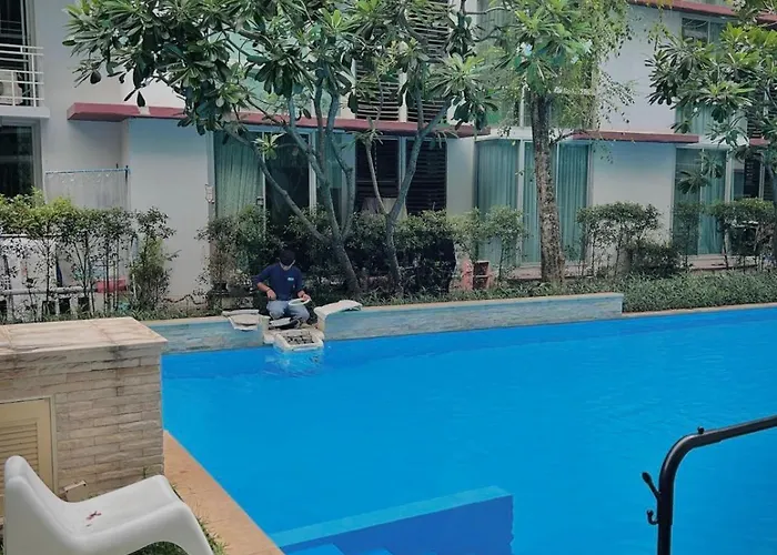 Apartment Bright Near Mrt Si Kritha With Pool & Workspace *