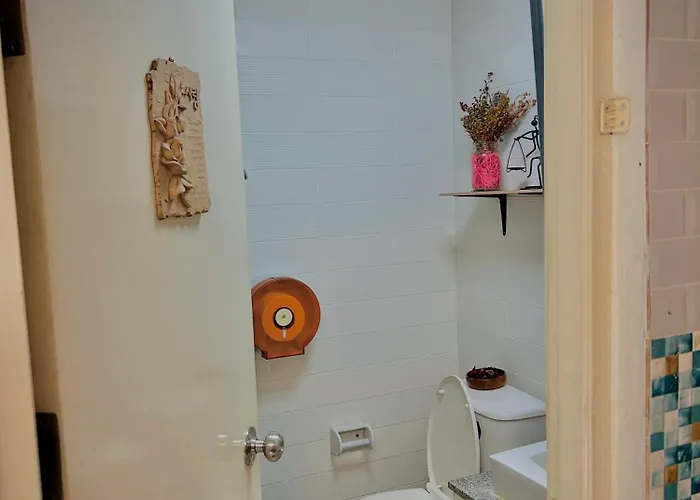 Bright Near Mrt Si Kritha With Pool & Workspace Apartment