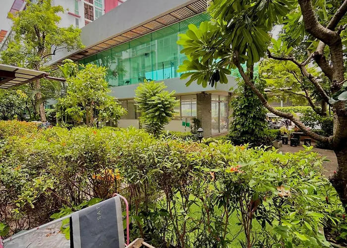 Apartment Bright Near Mrt Si Kritha With Pool & Workspace