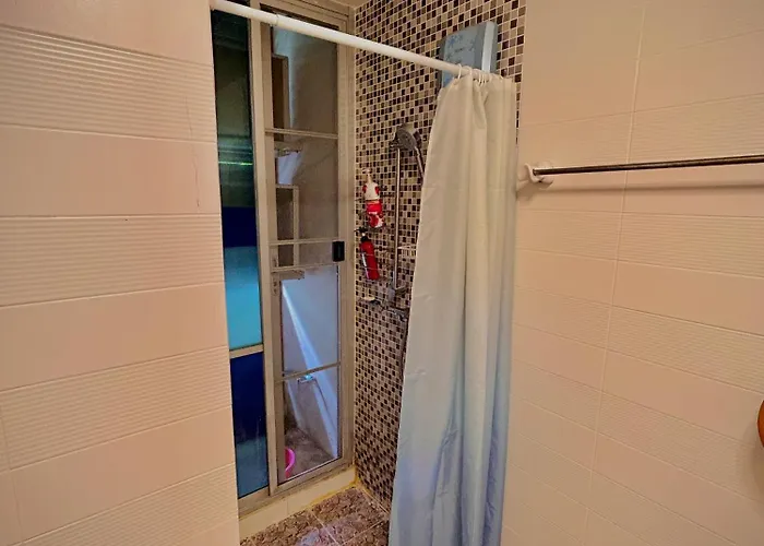 Bright Near Mrt Si Kritha With Pool & Workspace Apartment