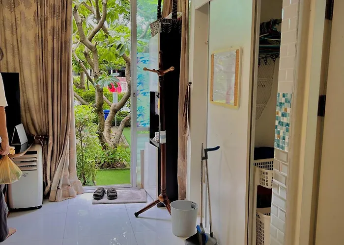Bright Near Mrt Si Kritha With Pool & Workspace