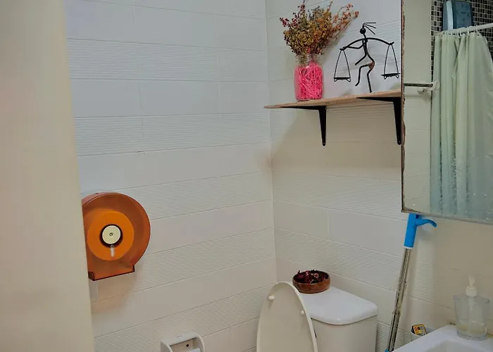 Bright Near Mrt Si Kritha With Pool & Workspace Apartment
