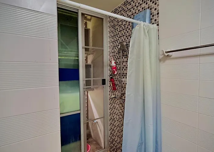 Bright Near Mrt Si Kritha With Pool & Workspace Apartment